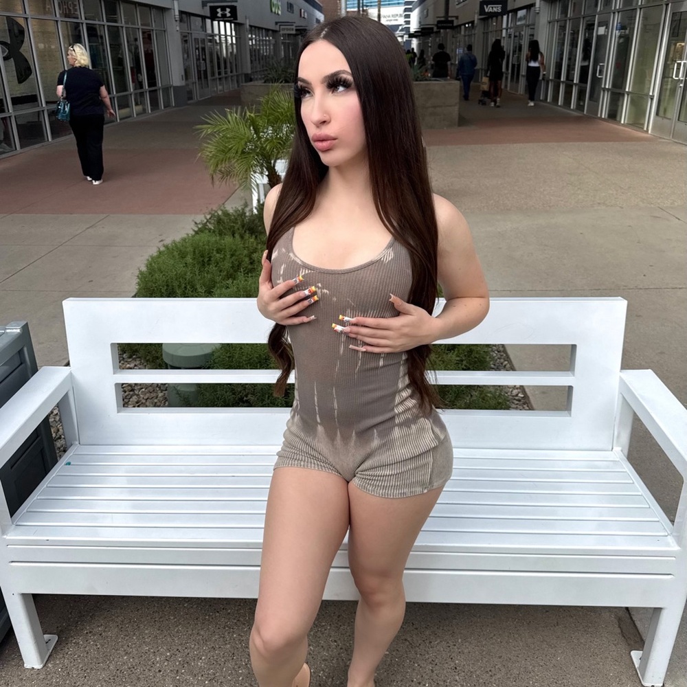 Romper - Picture 2 of 5